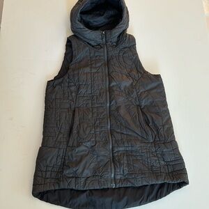 The North Face lightweight puffer vest with hood, women’s L (estimated), EUC